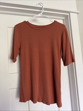 Women’s Ribbed Tee - Nine West- Rust/Burnt Orange - Size Medium